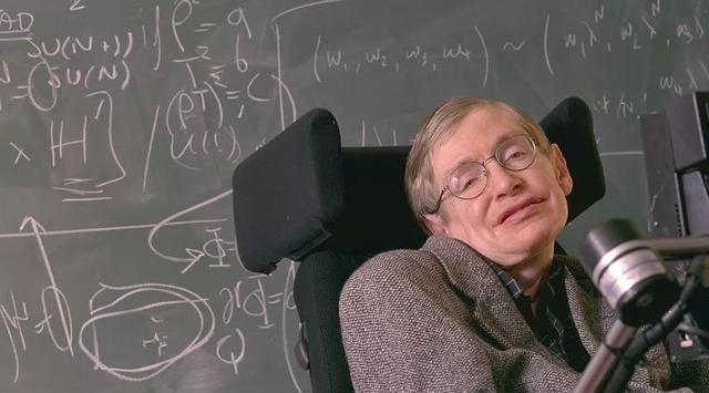 55年前奇迹般活了下来,网友称不科学,难道霍金真是“傀儡”?