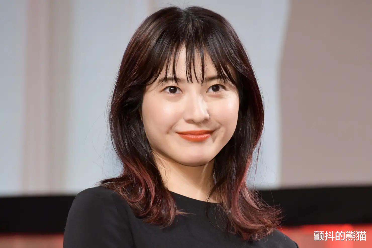 吉高由里子|吉高由里子怎么圆润成这样了？是被前任新欢刺激的吗？