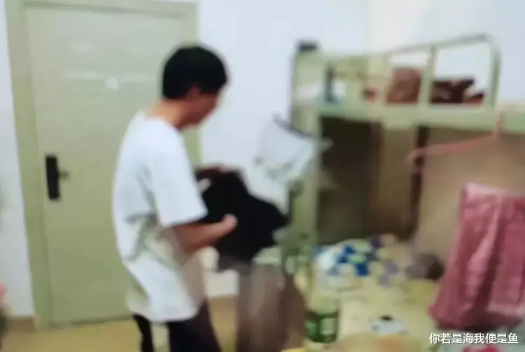 杜克能源|?一大批22届本科毕业生,进厂拧螺丝,“读书无用论”再起