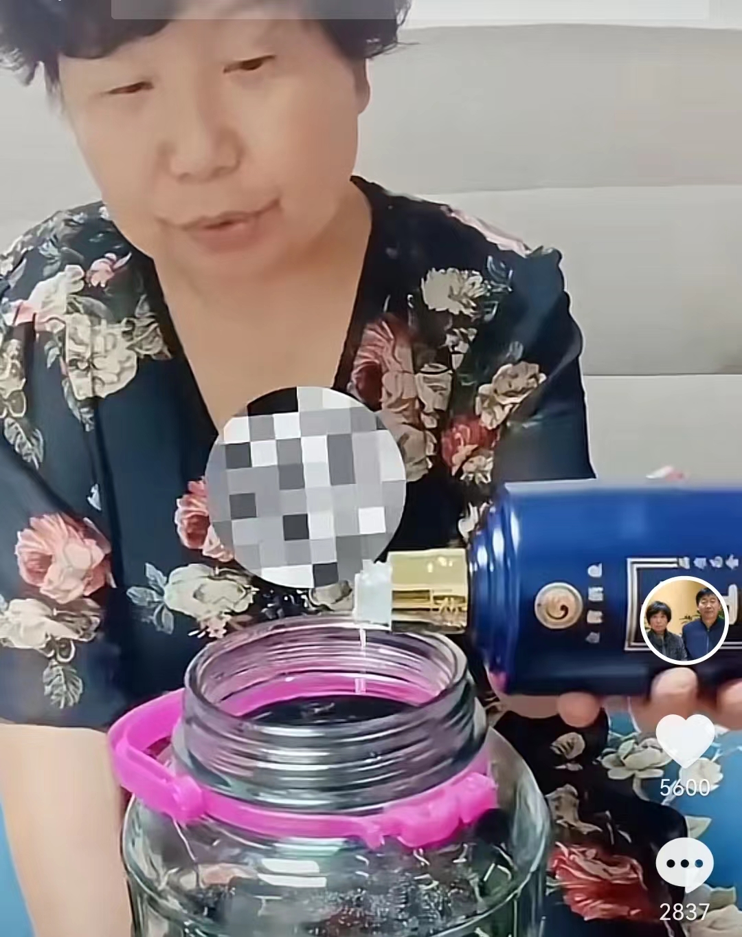 姚策|摆拍?杜新枝晒自己外出摘桑葚画面,多个小细节老杜遭打脸