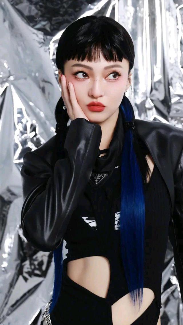 张韶涵|电眼教主张韶涵挑战“五花大绑”演出服,不想却美出新高度