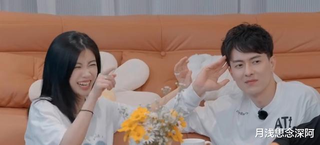 最佳男主角|爱情这件小事：罗拉王能能同居，躺在床上这种姿势真的合适吗？