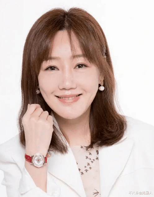 薛佳凝|薛佳凝“硅胶脸”演高中生，陈好发福变大妈，《粉红女郎》也老了