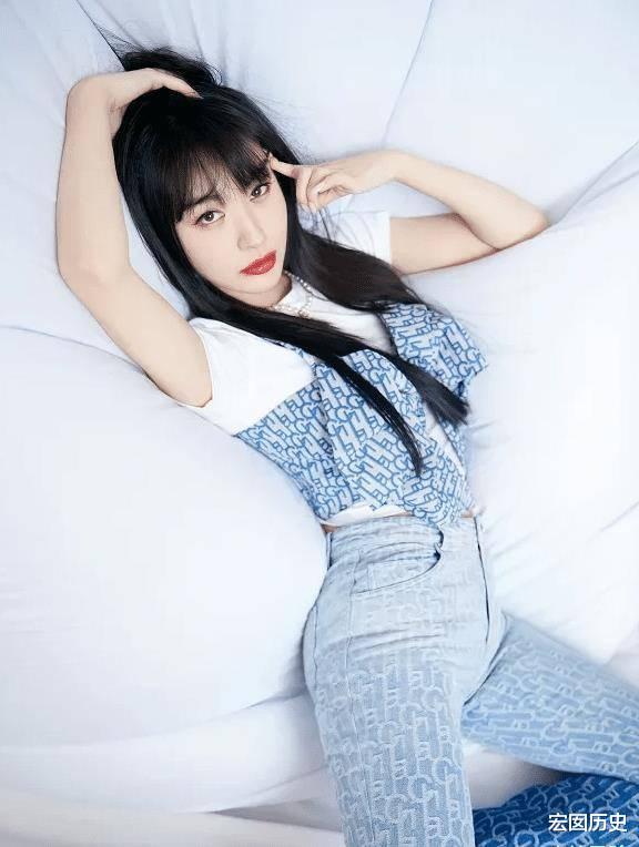 杨蓉|同是黄晓明前任,秦岚早已潇洒转身,李菲儿还原地踏步