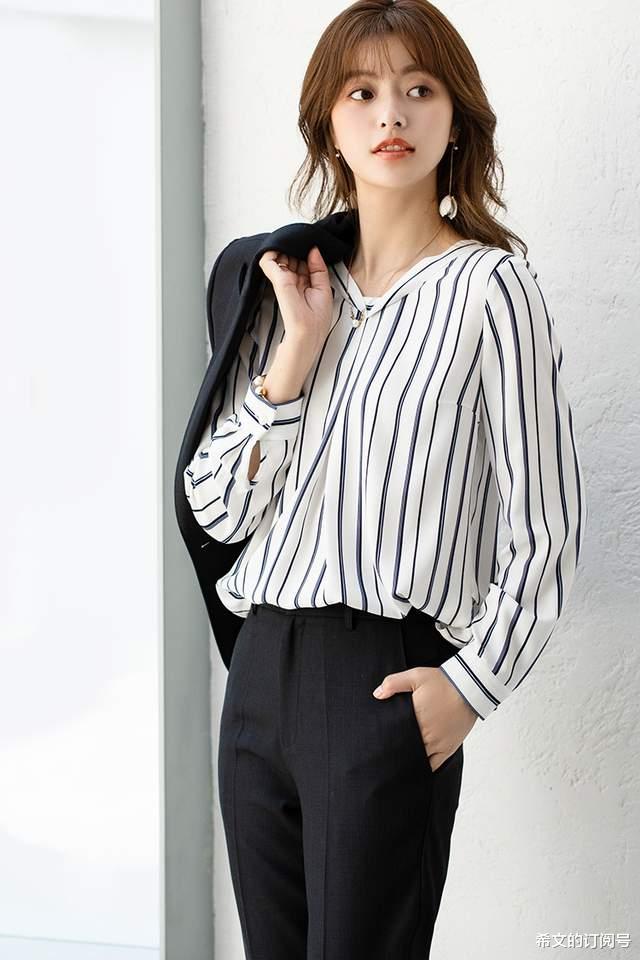 衬衫|条纹衬衫搭配高腰西裤，有心思的职业套装搭配