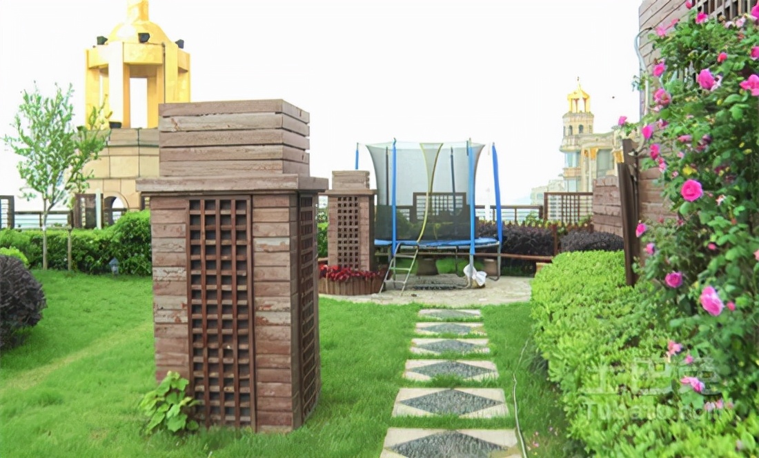 走进张庭在黄浦江边的1600平豪宅！2层空中花园，露台装饰像皇宫