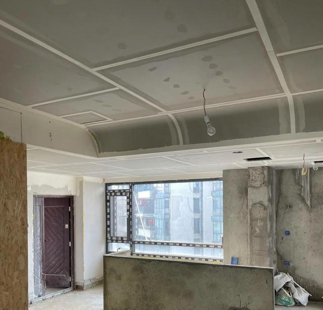 家装吊顶,这“5个方面”不明白,一直盯着也没用,接缝还是开裂