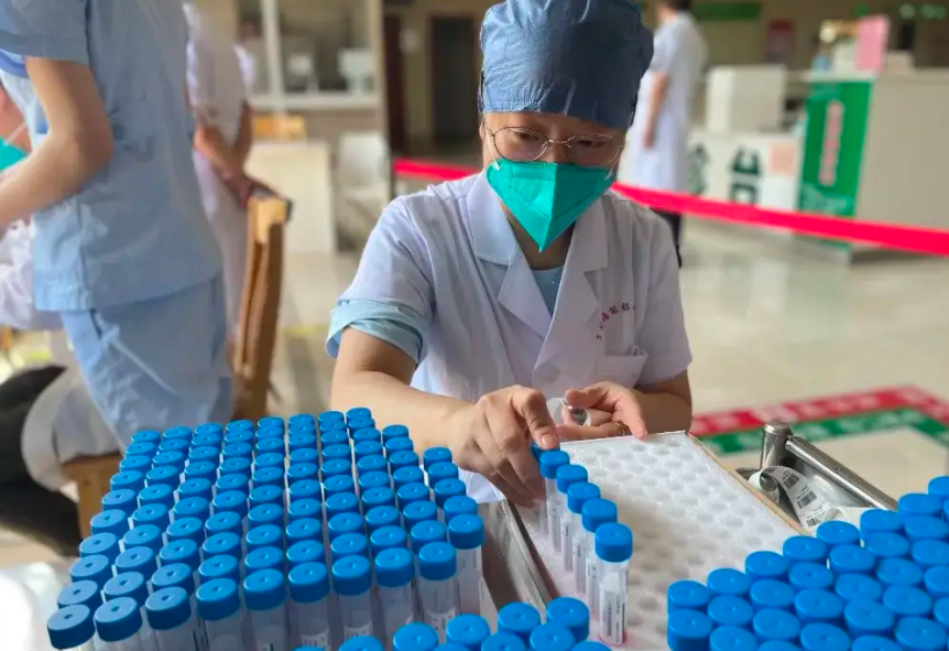 招聘|核酸检测员公开招聘690余人，入职可享事业编，专科学历不容错过