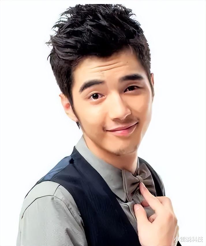 金世佳|金世佳：一句话得罪半个娱圈，却被人民日报表扬，他都经历了啥？