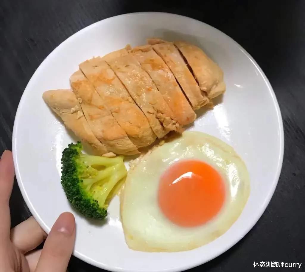 郑秀妍 175的韩国模特,甜美长相古铜色皮肤,好身材离不开运动和自律