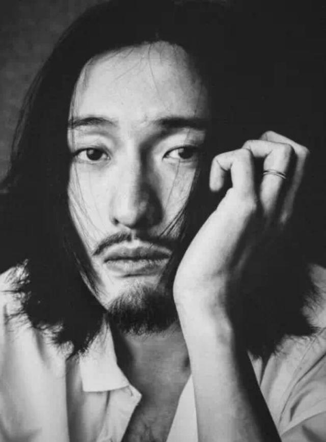 陈赫|同是凭借《爱情公寓》走红，把陈赫与王传君一对比，差距就出来了