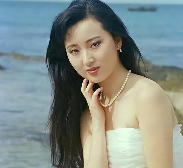 陈晓旭|陈晓旭去世15年,丈夫再婚娶新人,父母依旧沉浸悲伤