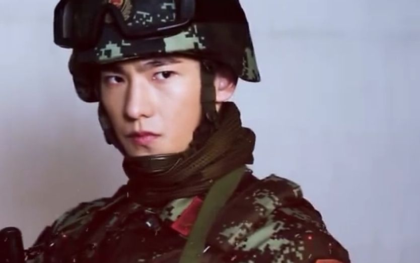 特战荣耀|《特战荣耀》的女狙击手：12岁师承少林寺，当武术冠军成为吴京的师妹！