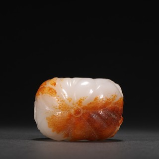 和田玉籽料|清代 和田玉籽料蝙蝠灵芝纹雕件