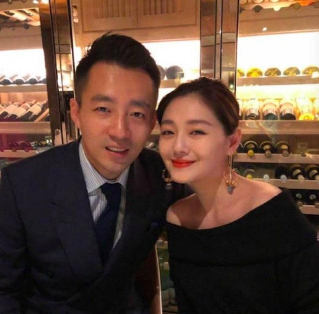 汪小菲|汪小菲晒大S购物记录，离婚后女方狠刷信用卡，再婚头纱男方买单