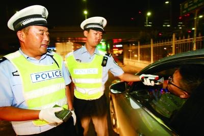 河北石家庄,李某酒后刚启动车辆尚未行驶,就被交警查获