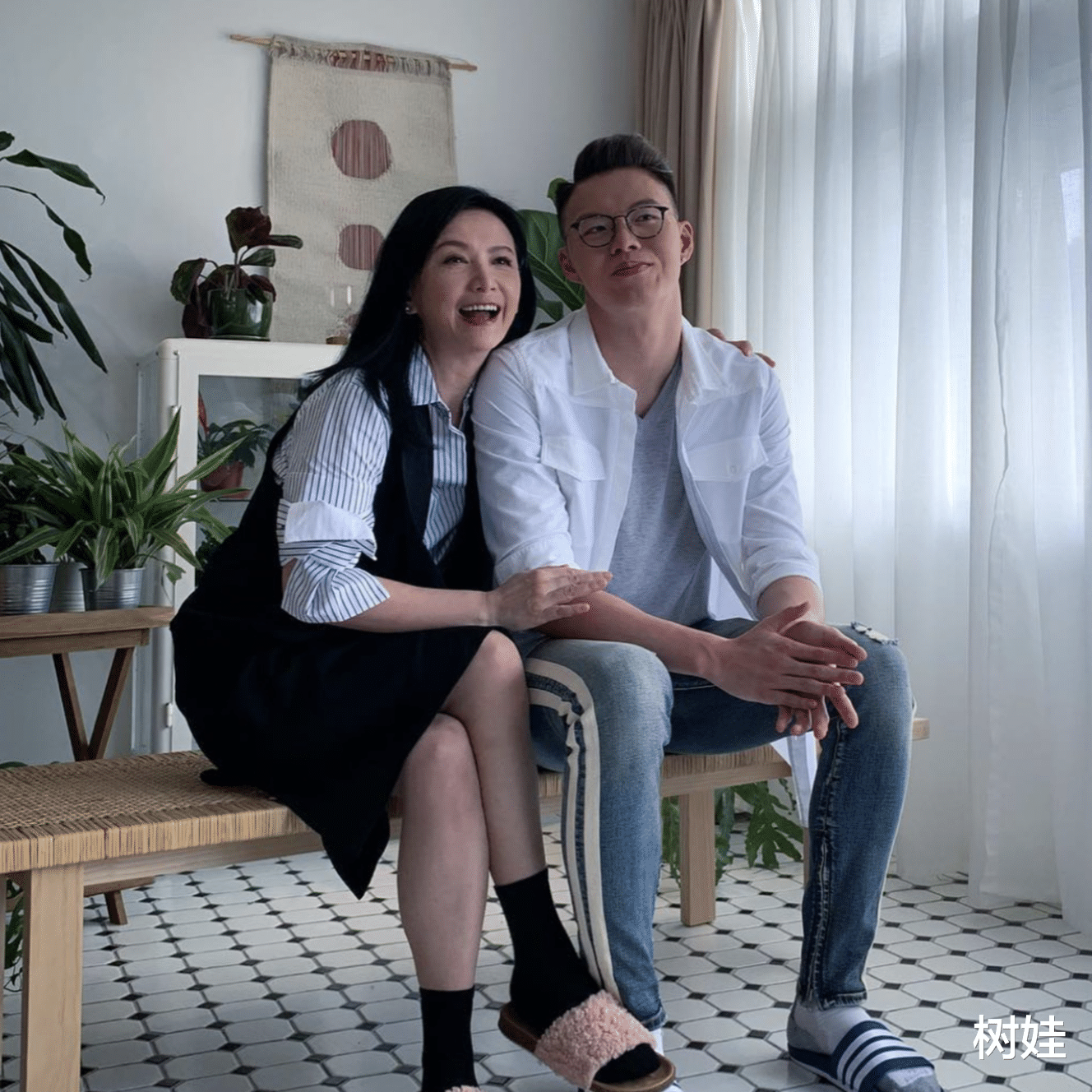 曾华倩|曾华倩晒照为儿子庆生,24岁儿子身高两米,无意入行专注体育运动