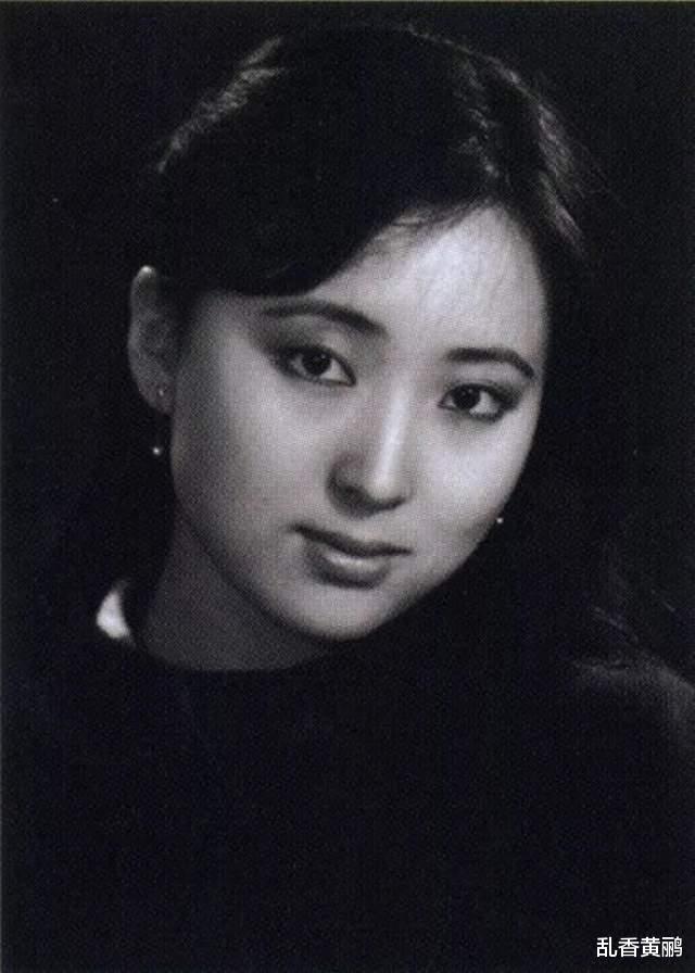 陈晓旭|陈晓旭陶慧敏两位“黛玉”难得同台，互问对方婚否，尬聊之典范