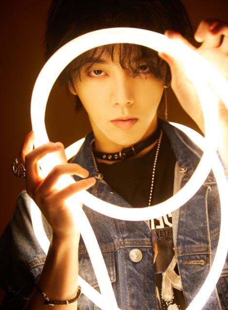 whitney|6位“普信男”男星：华晨宇曾羞耻聊两性话题，杨志刚靠哥出名