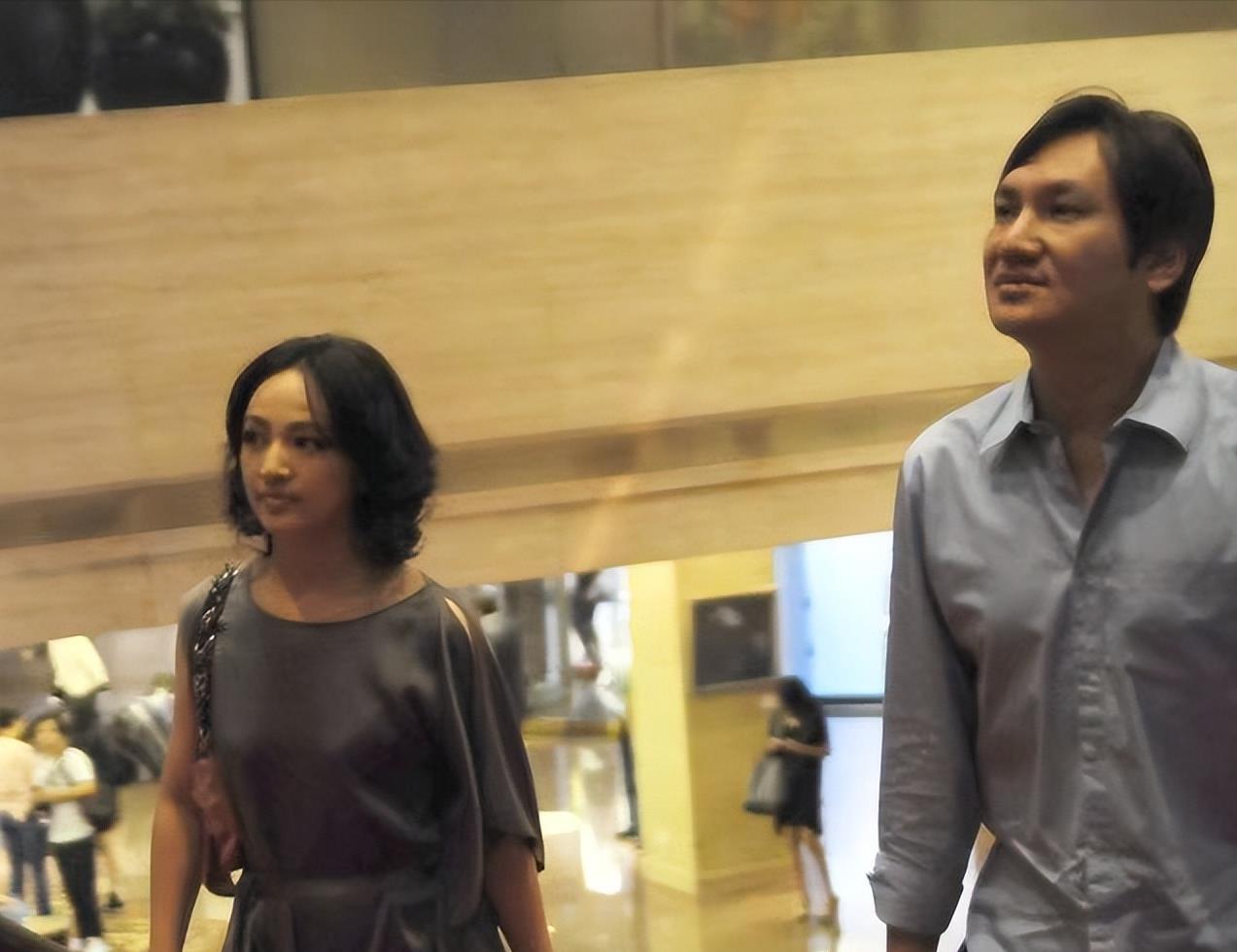 发型 罗海琼夫妇合体，富豪老公高大但不帅，她被发型拖累太老气