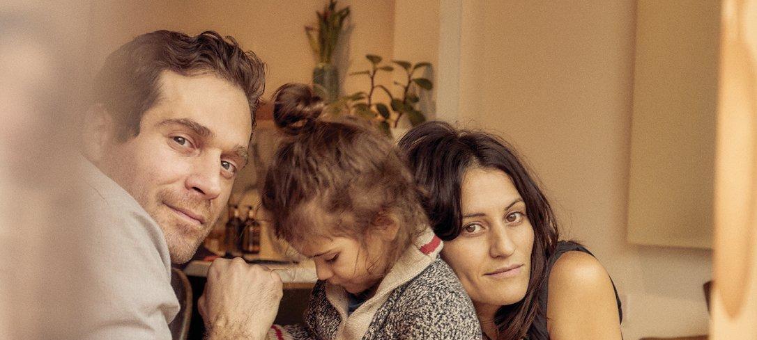 哈里王子|梅根离婚后火速交往安德鲁私生子，与前男友约会同一天，约哈里？