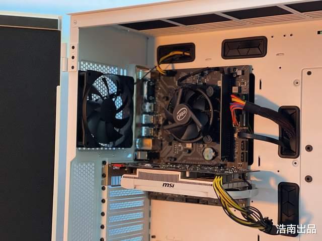 机箱|2000元装游戏电脑,低调奢华外观,配置够用性价比高