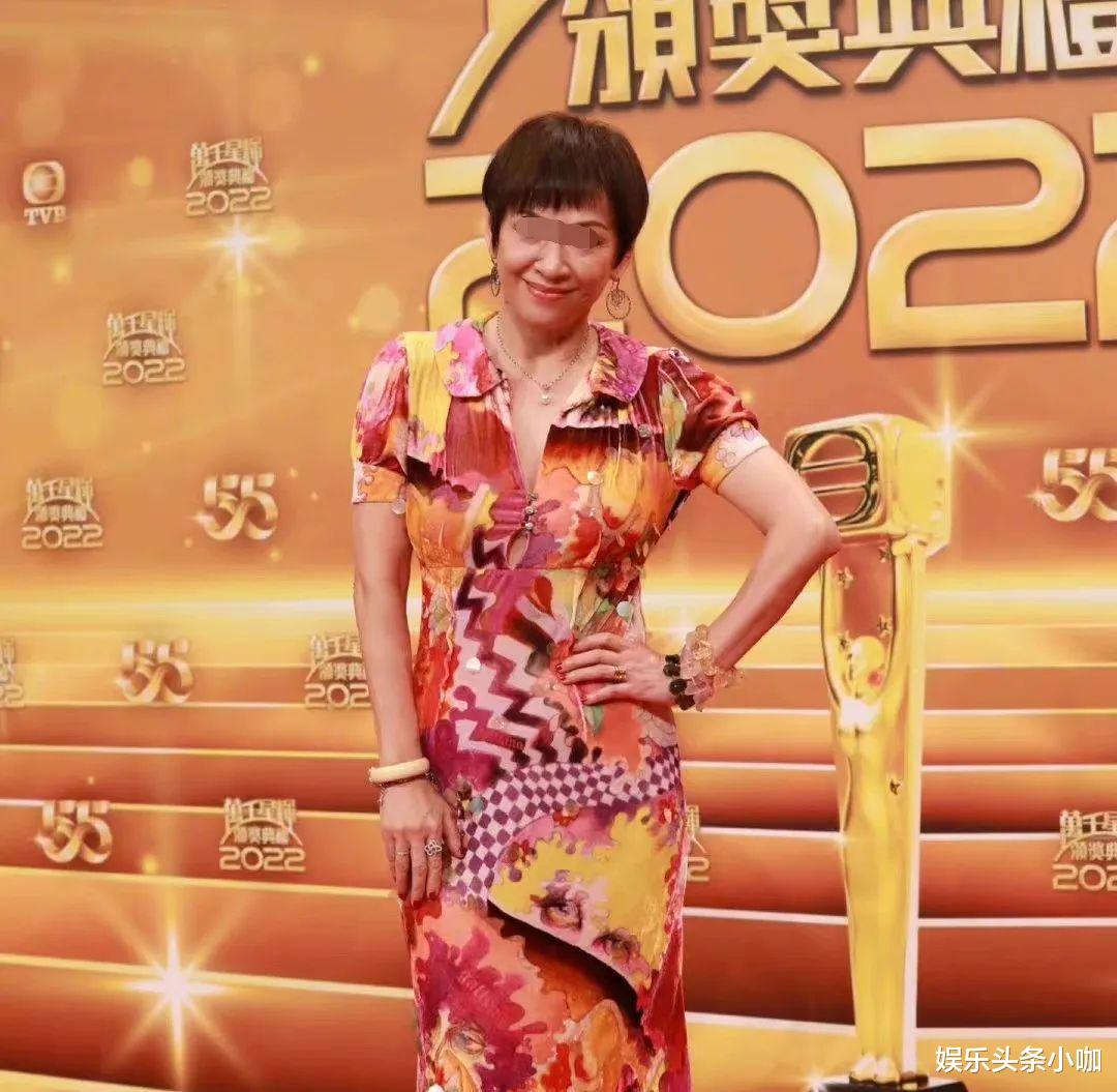 余安安|闪婚闪离，被直接赶出家门，又谈了个母子恋？