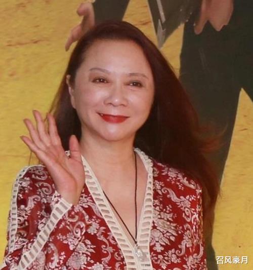 整容|整容成瘾，瘦到病态，痴迷于少女人设，内娱可怕的畸形审美