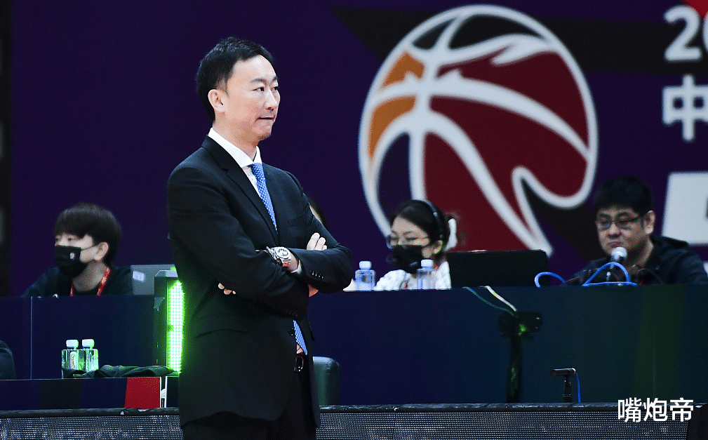 易建联|易建联率CBA6大球星为事故客机祈福！周鹏吴前发文，刘维伟也表态