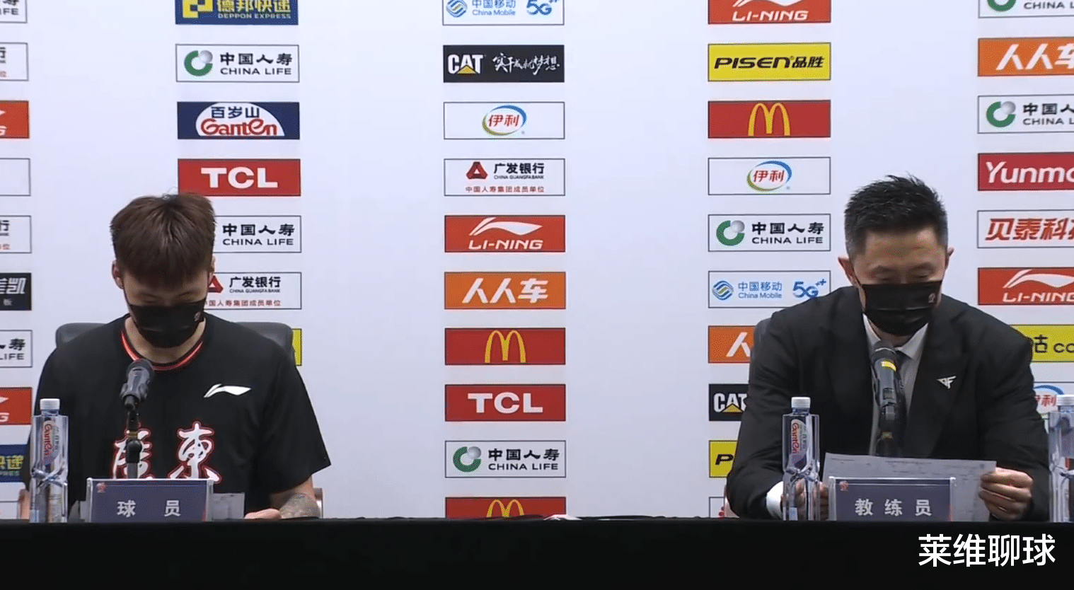 广东男篮|争议！杜锋上演15个字最短采访，惨败辽宁输不起？对比杨鸣差距大