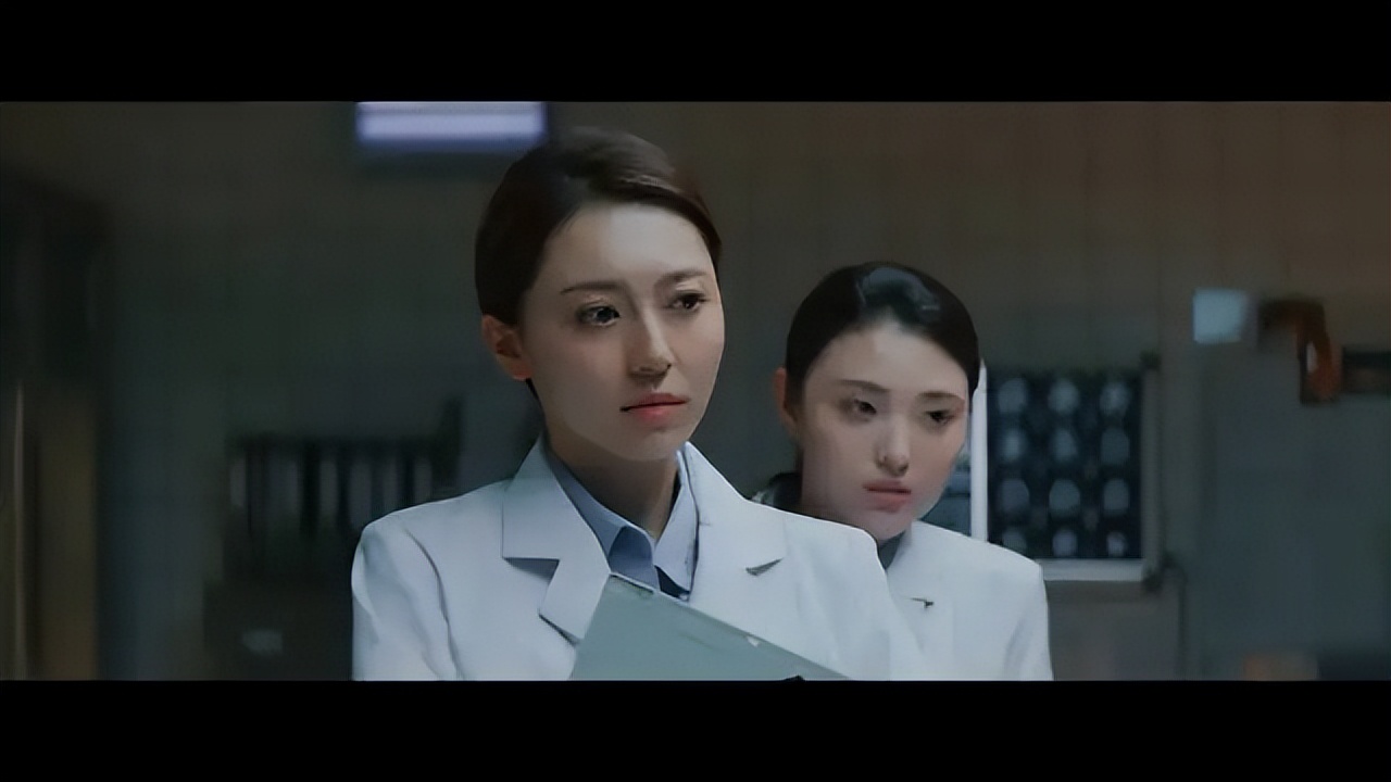 杨幂|杨幂旗下李溪芮离开嘉行后出行靠打的 对比其他三朵金花让人唏嘘