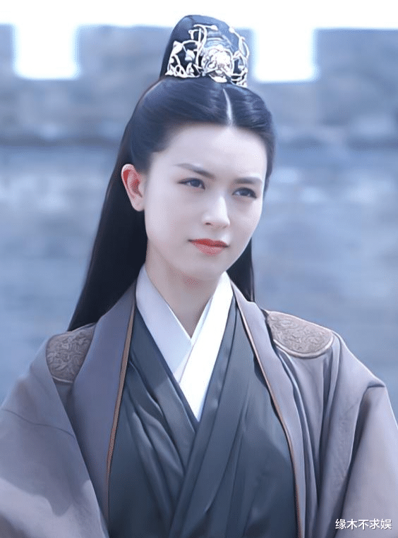 徐璐|27岁徐璐再演清装剧,扮相很美却是配角,女主也是大美人