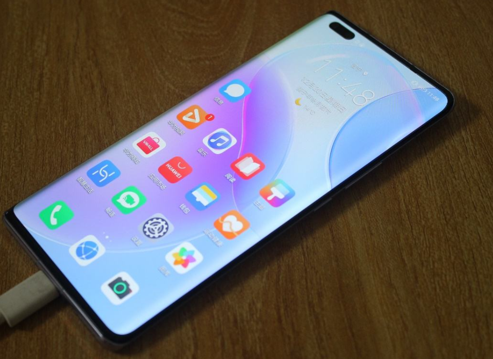 |手机差别在于内部,低端机用塑料壳,高端机用金属壳