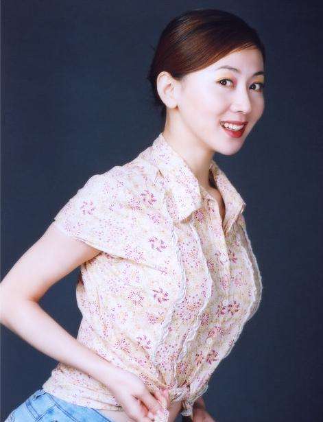 汤加丽|“人体模特”汤加丽：当年写真集卖脱销，成名背后的得与失