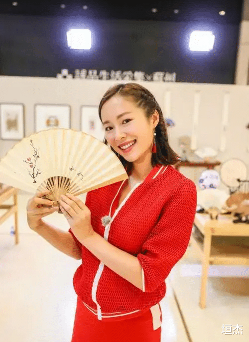 人物设定|演技不行，“立人设”有一套！这七位翻车的明星，留下一地尴尬