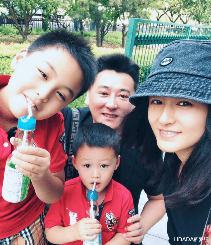 刘小锋|演员朱墨:不后悔嫁大16岁刘小锋,婚后生两儿子,一家四口乐融融