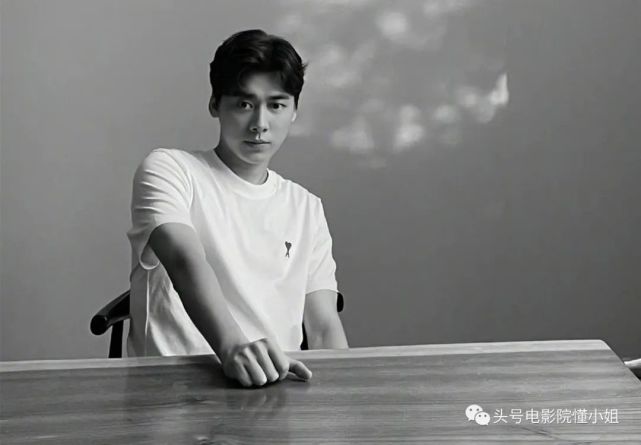 李易峰|李易峰不仅嫖娼,还被曝选妃!明星塌房:该税的税,不该睡的别睡