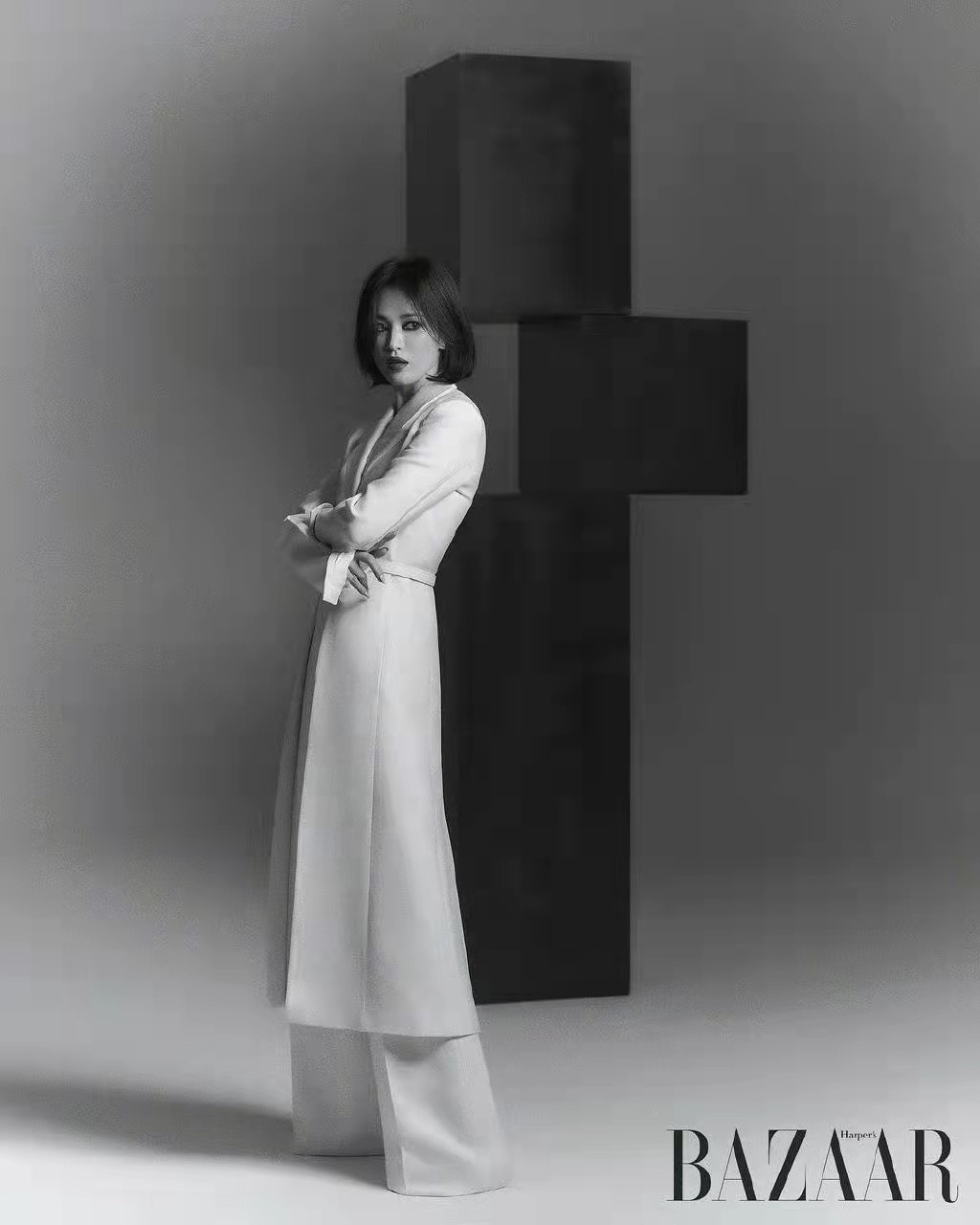 罗美薇|40岁宋慧乔罕见翻车!穿宽松裙五五分身材全暴露,颜值输给孙艺珍