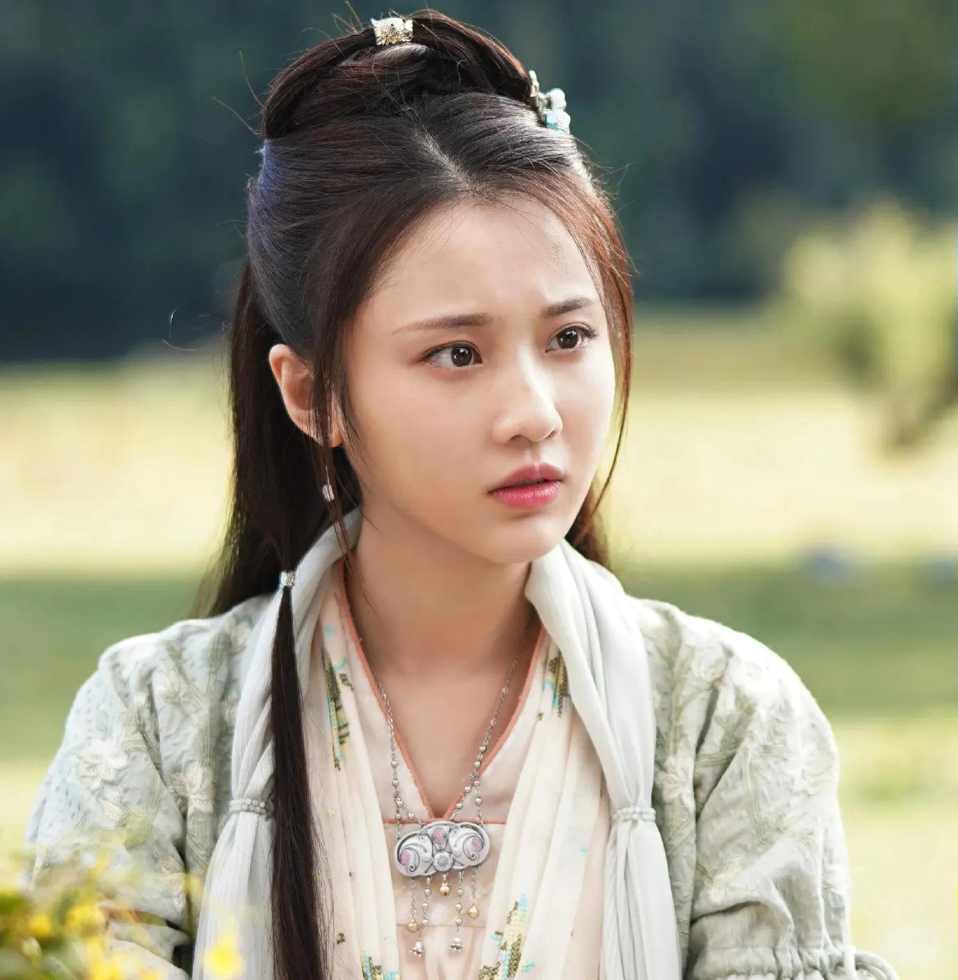 何炅|七年过后再看《栀子花开》的演员，个个都红了，何炅眼光真好