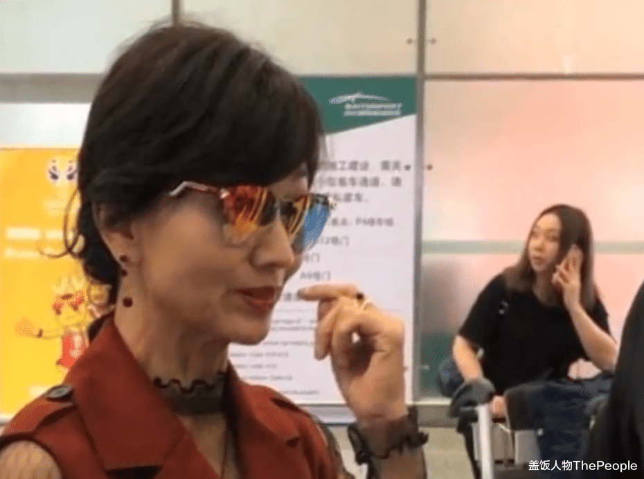 滤镜|不老女神是假的，皱纹横生、干瘪松弛、脸僵肿胀，全靠滤镜和修图