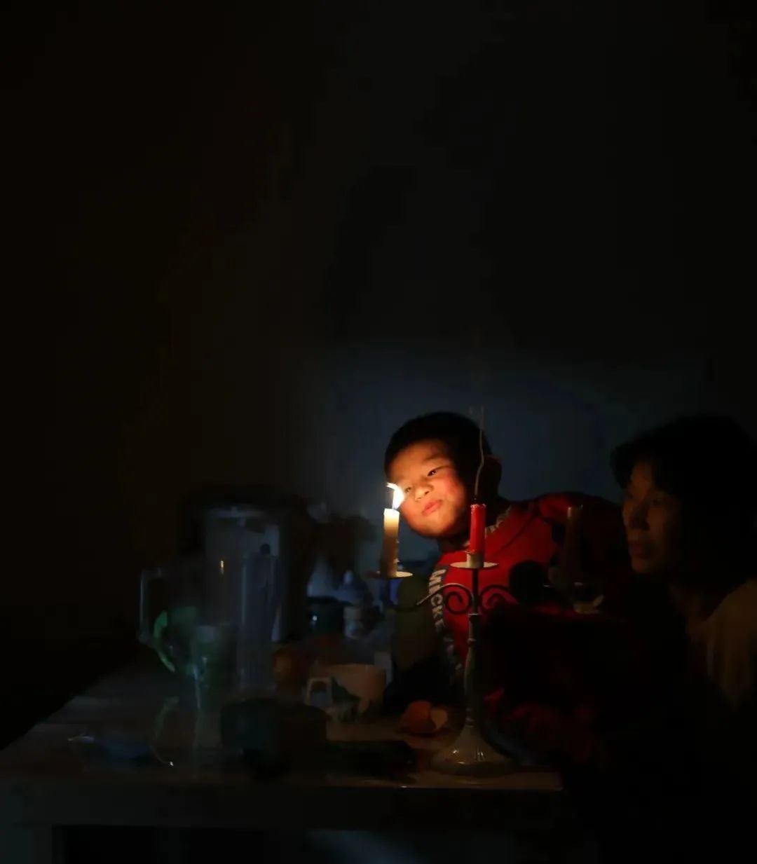 购房置业|疫情失业、没钱买房,90后爸爸说:住出租房一样能给孩子好教育