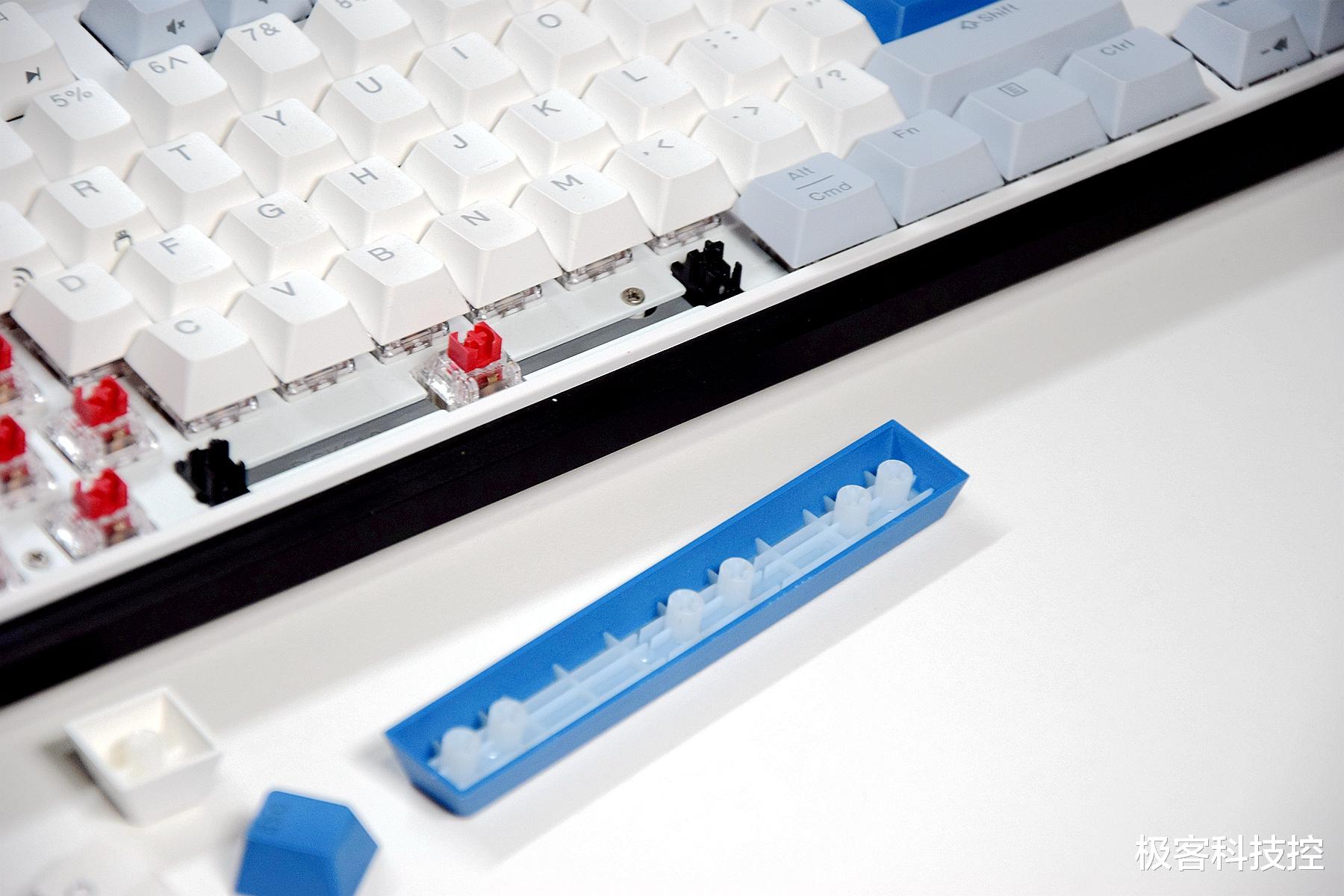 3g|超长续航,凯华定制TURBO轴体, 白色背光支持热插拔,这键盘太稳了