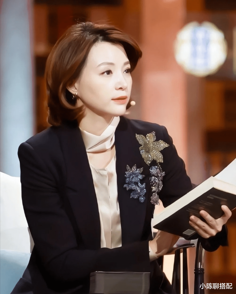 发型 50+女人如何远离土气感？想要贵气和优雅，选对发型就够了