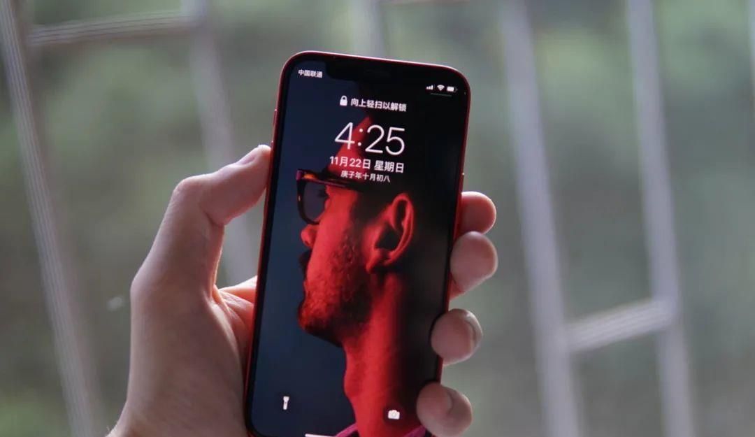 iPhone|从5499元降至3399元,小屏党最后的坚持,iPhone也来玩跳水