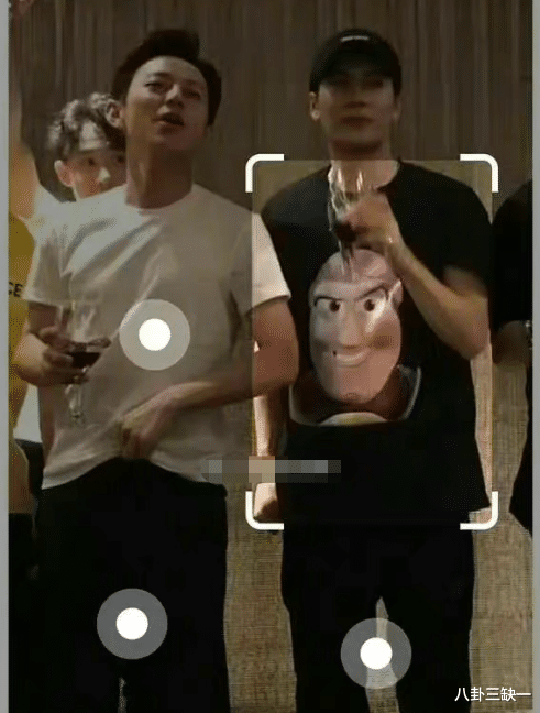 王嘉尔|他要是也殉了,内娱还有房子稳固的男明星吗?