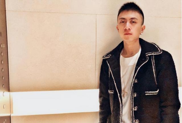 耿乐|秦奋:狂过王思聪,撞烂两部豪车成名,为何被二婚女诈骗九亿