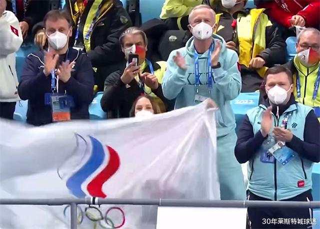 朱易|K宝遭美国教练爆粗，坚持登场获现场掌声鼓励，含泪致谢同胞叫好