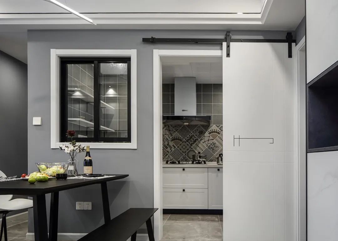 家里别再傻傻装木门了!这些推拉门美观又省空间,装修有它就够了