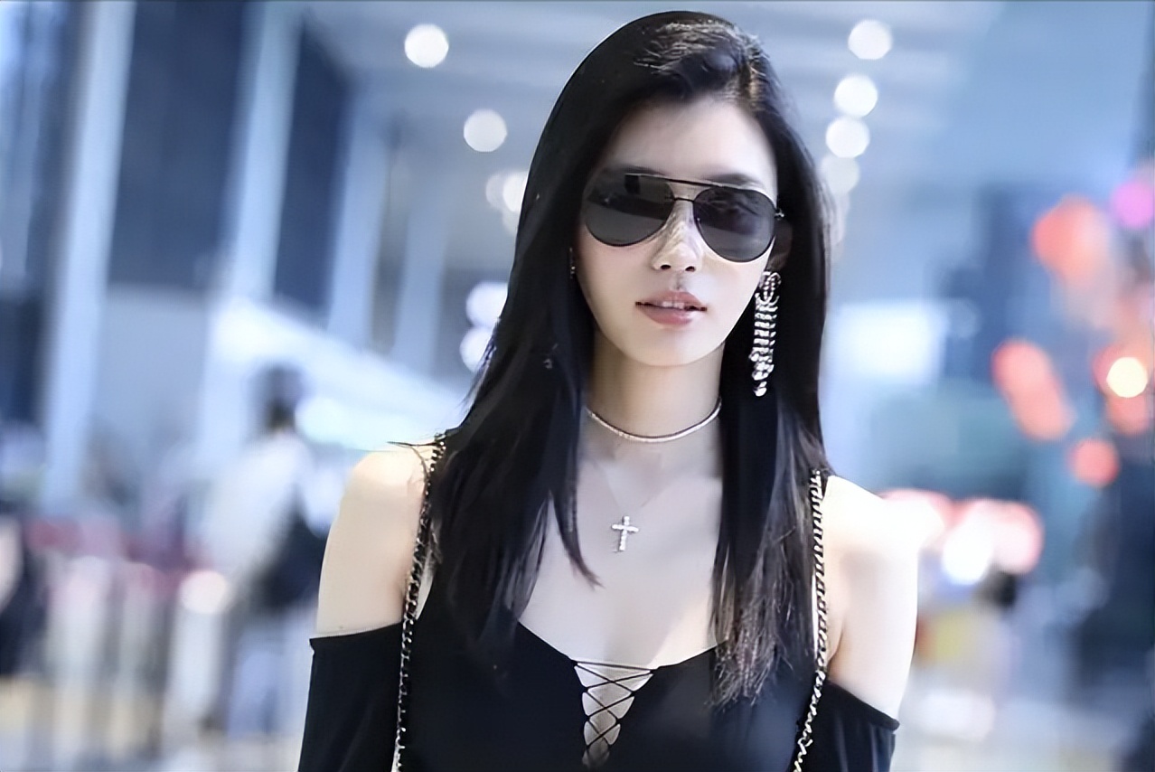 奚梦瑶|奚梦瑶在家帮老公剃头，意外曝光千万豪宅内景，小腹微隆疑似怀孕