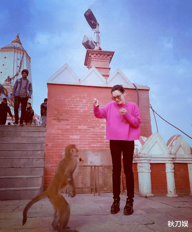 |差三岁像母女?蒋雯丽许晴同框,一个清纯少女,一个中年妇女